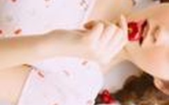 在床上拔萝卜又疼又叫痛